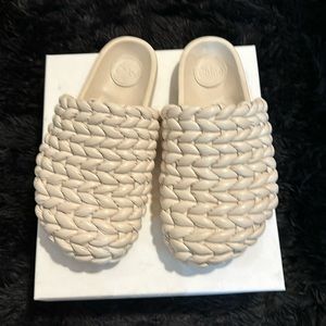 Chloe Kacey Slippers